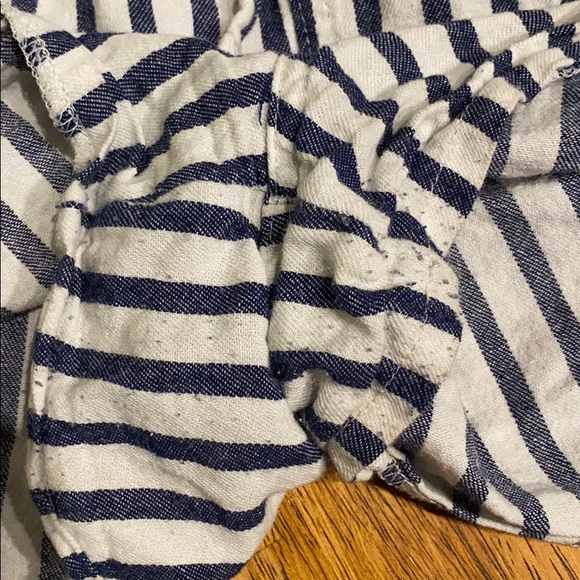 • Universal Thread Striped Shorts White and Navy - Picture 5 of 11